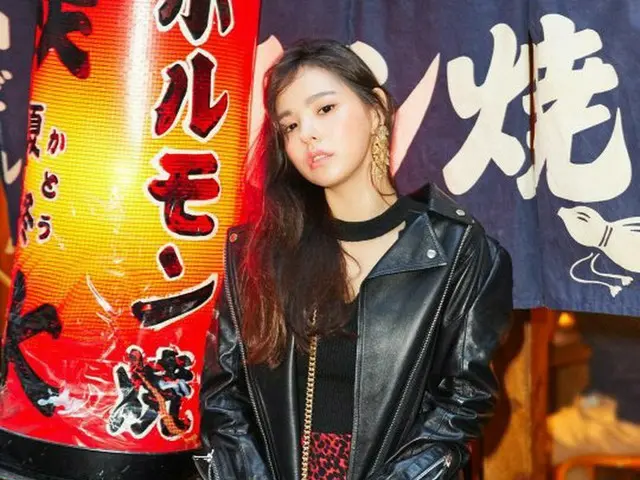 ”UNNIES” Min Hyo Lyn, released pictures. Shooting in Japan ”Singles” magazine.