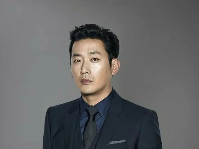 Actor Ha Jung Woo, released pictures. Magazine ”star 1”