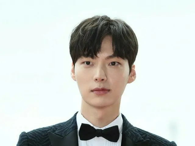 Actor Ahn Jae Hyeon, men's ”Best Award” received. ”9th Korea TV Series Award”,Gyeongnam Cultural Art