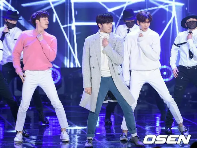 On the evening of the 16th, ”DoubleS301” showed his first performance on ”THESHOW”. It consists of t