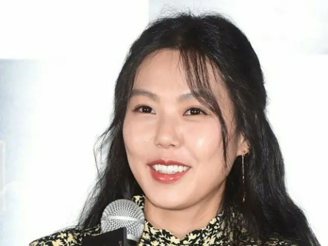 Actress Kim Min Hee, winning the 37th ”Blue Dragon Film Award” actress starringprize.