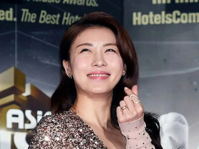 Actress H · Ji Woo ン, ”2016 MAMA” Red carpet participation, Hong Kong.