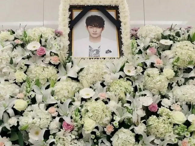 Mourning of late actor Jeong · Tetsu begins. General hospital in Seoul. Oldersister Ha JiWooon cance