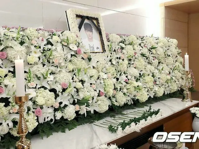Late Cheong Tae-son, who passed away on 21 and who is a brother of actress HaJiWoo, the funeral site