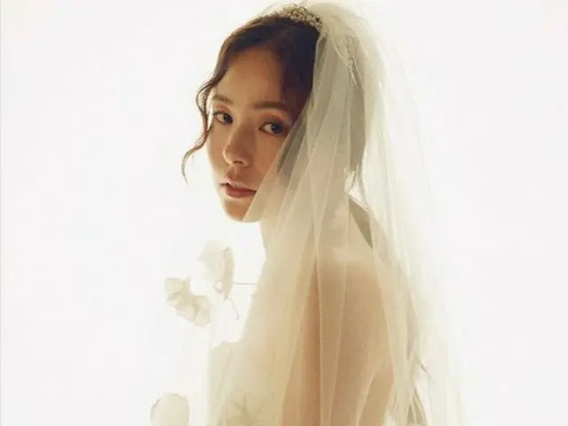 Actress Min Hyo Lyn, married to BIGBANG SOL, communicates gratitude on SNS. ”Iappreciate it and I ap