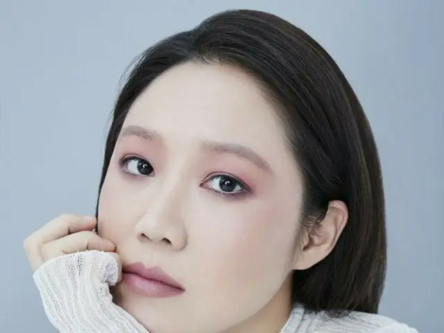 Actress Kong Hyo Jin, photos from marie claire.
