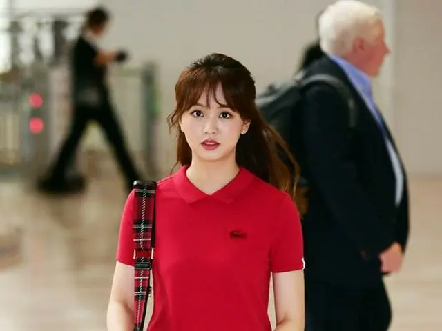 Actress Kim SoHyun, departure for Japan for Fan Meeting. In a red casual dress.