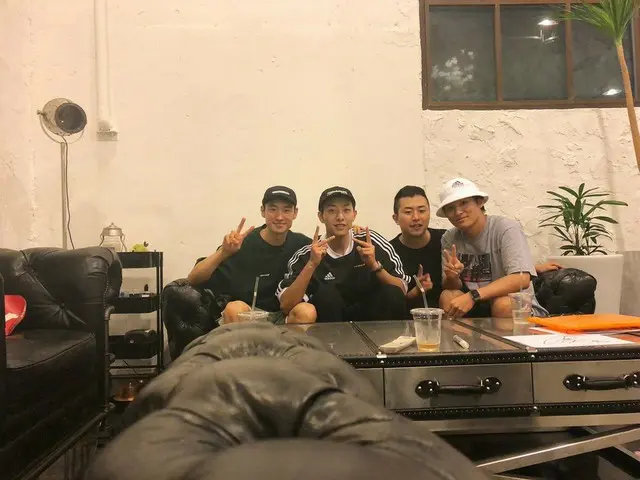 【G Official】 CNBLUE _ Jung Shin, met with older brothers after a long absence.Also with actor Lee Je