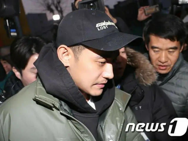Singer Baek Ji Yeong 's husband and sentenced to suspended sentence to actorJung Suk Won suspected o