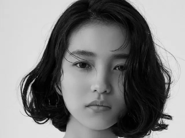 Actress Kim TaeRi, released pictures. marie claire.