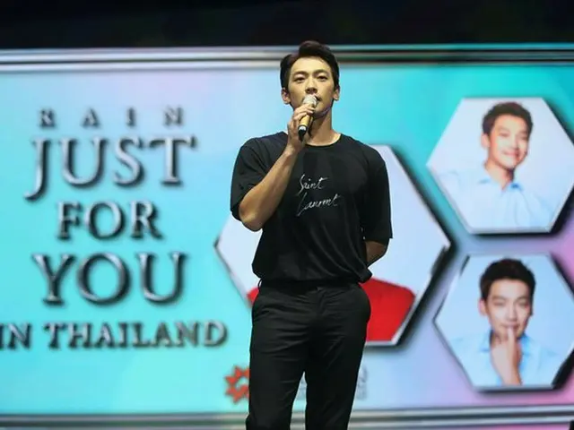 Rain (Bi) who became a dad, Asian Fan Meeting tour was a success. Finale atSeoul in December.