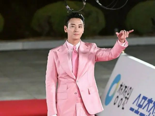 Actor Joo Ji Hoon, attended ”2018 Blue Dragon Film Festival” Red Carpet Eventand Photo Wall Event. S