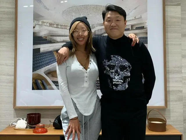 Established world star PSY, P NATION. ”First edition” Contract with Jessi asbelonging artist.