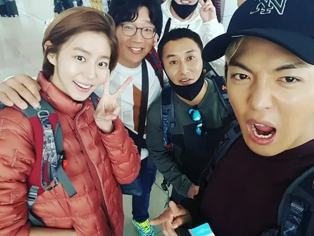 KangNam, updated SNS. Departed to New Zealand with performers for shooting”Jungle's Law”.