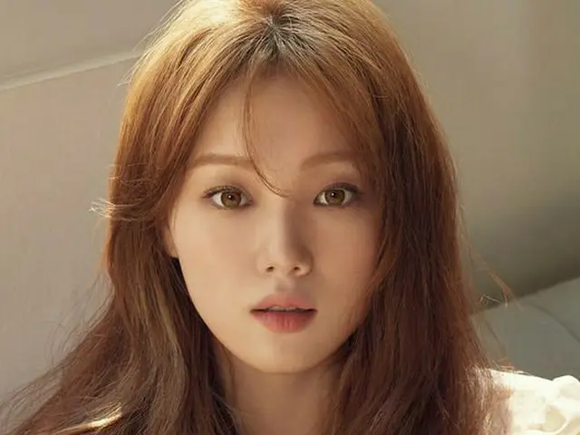 Actress Lee Sung Kyoung, released pictures. HIGH CUT. . Moth