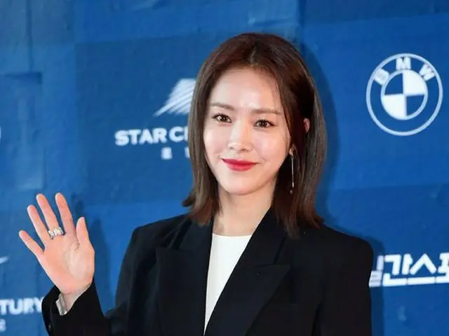 Actress Han Ji Min, participating in the red carpet. The 53rd ”Pekesan Art GrandPrize”. Seoul COEX.