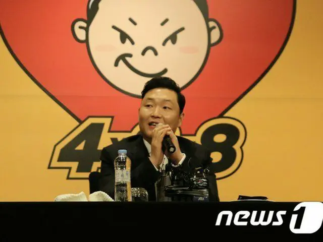 Singer PSY, new song ”I LUV IT” MV said that Pico Taro appeared at a comedianpress conference.
