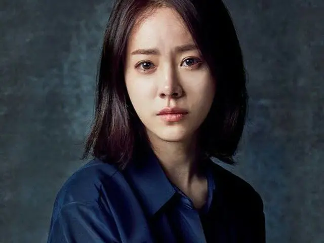 Actress Han Ji Min, released pictures. UNICEF's child protection campaign”safety pin, every child”.