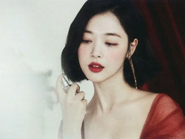 Late SULLI, the last appearance is ”night of malicious comment”. . ● 2005,debuted as an actress as a