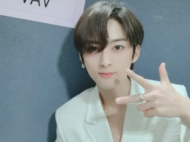 [T Official] VAV, [VAV] 191103 SBS #Inkigayo #Inkigayo Expect the #Poison stageof adrenal VAV with s