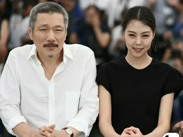“Affair couple” director Hong Sang Soo and actress Kim Min Hee, also a tag ina new movie. . ● All sh