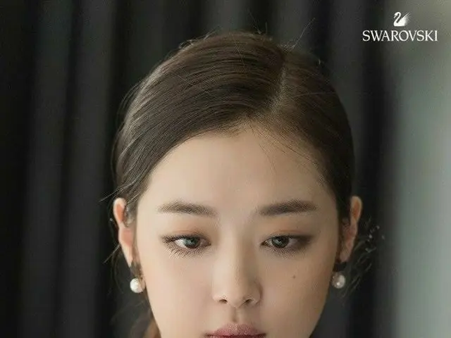 Late SULLI, the makeup is not like SULLI but after all it's beautiful, HotTopic's SWAROVSKI pictoria