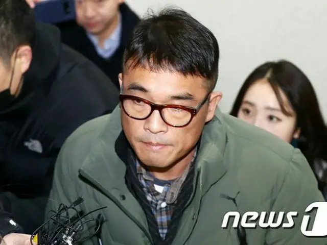 Singer Kim Gun Mo suspected of sexual assault is sent to Seoul CentralProsecutor's Office for prosec
