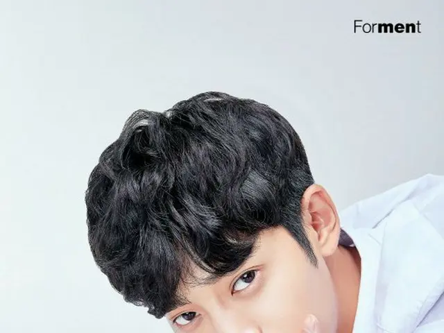 Singers Jung JOOn Young, men's beauty brand ”For ment” model pull out.