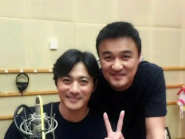 Actor Jang Dong Gun appeared on the radio program and released a certificationshot.