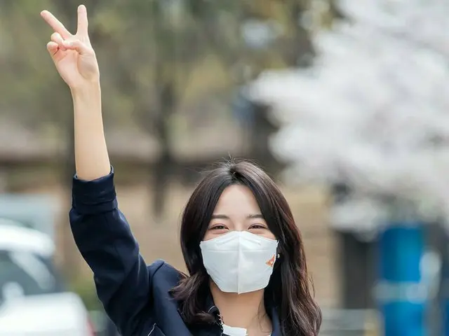 gugudan former member Kim Se Jeong goes to the broadcasting station to appear onSBS Power FM ”2 o'cl