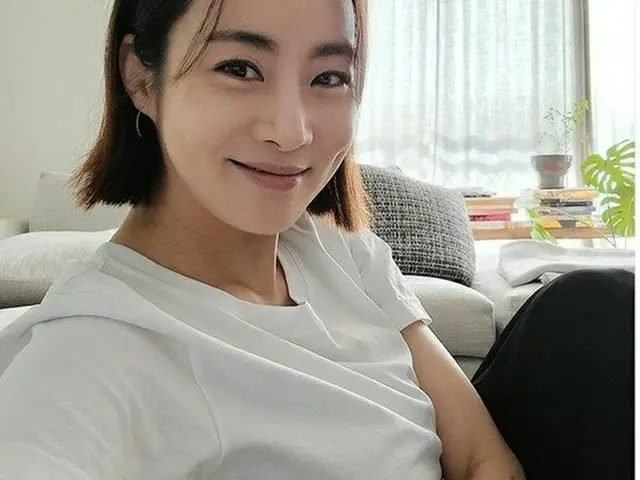 Actress Kang So Ra gives birth to a girl today (15th). .. ..
