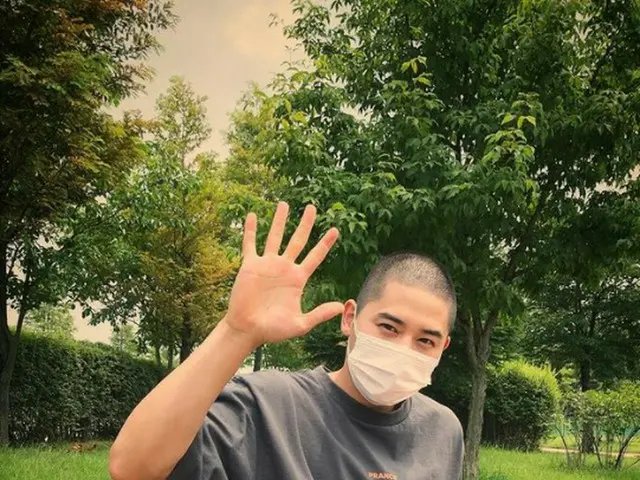 Today (7/12) Kim Dongjun (ZE: A) enlists, shaved head is released on SNS.