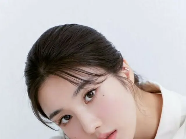 IZONE former member Eun-bi releases new profile picture. .. ..