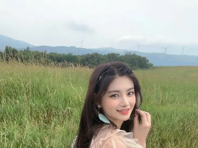 [T Official] EVERGLOW, [#YIREN] It was a nice day over the weather. ..