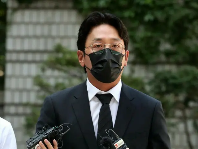 Actor Ha Jung Woo, accused of illegally administering propofol, is sentenced toa fine of 30 million