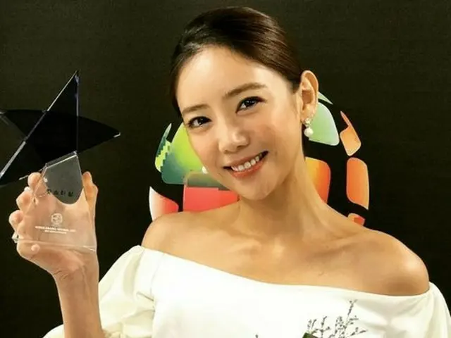 Actress Lee Tae Im, received a Hot Star Award at 2017 Korea Drama Awards. ”I amvery happy and please