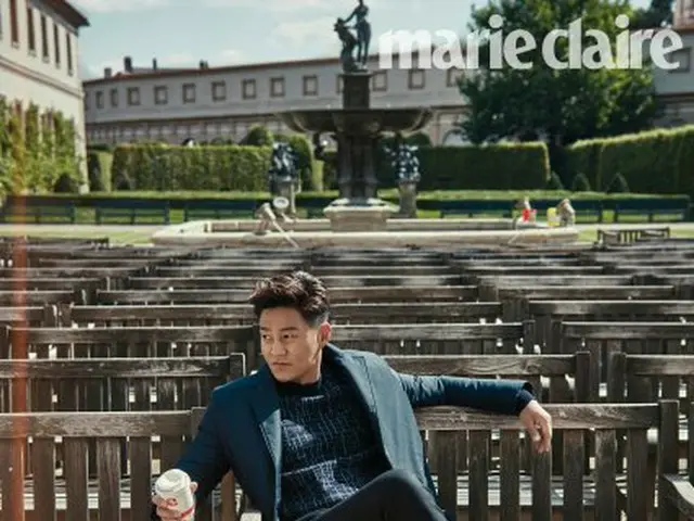 Actor Lee Seo Jin, released pictures. The magazine ”Marie Claire”.