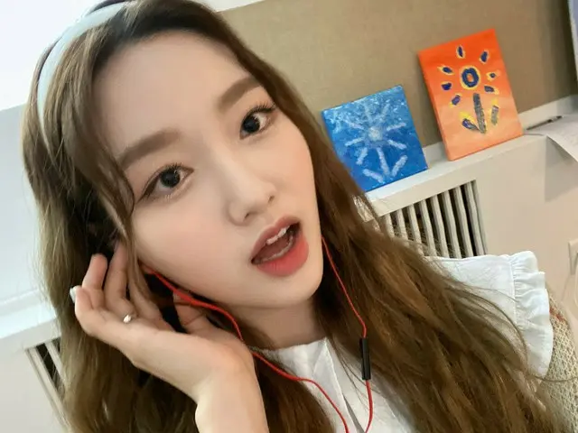 [T Official] LOONA (Loona), [#Plateau / #GoWon] I Orbit Listen to the song whenI remember ... 😎🎧🎶