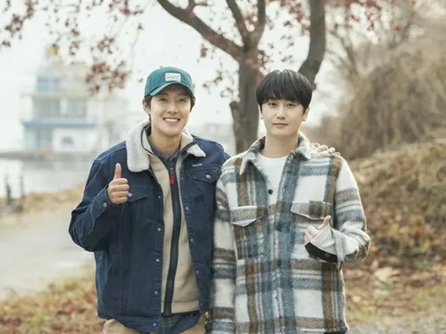 Kim Hyun Joo and SS501 Heo Yeong Saeng have released a two-shot photo. .. ..