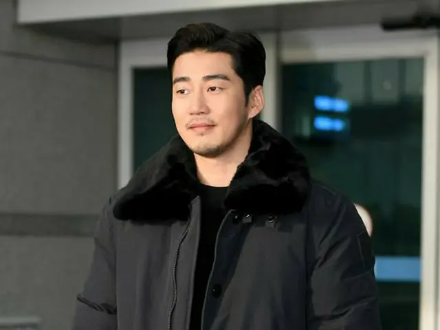 Actor Yoon Kye Sang, departure to Hong Kong for the 2017 MAMA appearance. On themorning of 30th, Inc