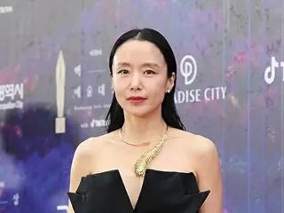 Actress Jung Do Yeong  appeared on  the "59th Baeksang Arts Awards" red carpet. 