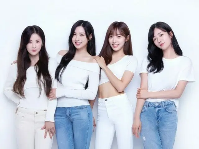”Apink” Choron & Bomi & Namjoo and HA YOUNG became the leggings advertisingmodels together for the f