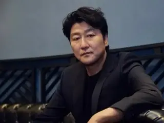 It is reported that ``Uncle Samsik'', which will be actor Song Kang Ho's first T