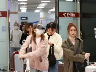 NiziU arriving on the afternoon of the 31st @ Gimpo International Airport.