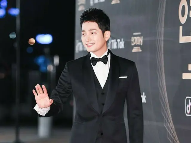 Actor Park Si Hoo, joining the red carpet. ”2017 KBS Drama Acting Awards”, SeoulYeouido.