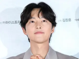 Actor Song Joong Ki appears at a press conference for the movie he stars in... "I'm still a beginner at being a dad" and talks about his thoughts on becoming a father