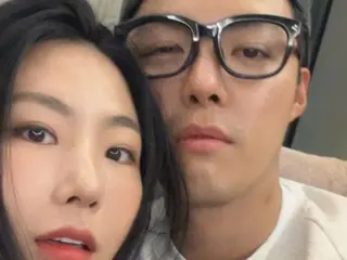 KangNam & Lee Sang-hwa are still so in love even after 5 years of being a couple...Sweet couple shot on their wedding anniversary