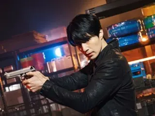 "The Killer's Shop" actor Lee Dong Wook, behind-the-scenes still released... intense performance with a sharp gaze
