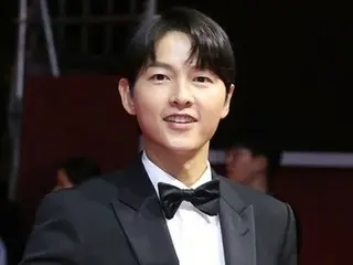 Will Song Joong Ki return to the theater for the first time in two years with "MY YOUTH (tentative title)"? ..."One of the works I received an offer for"