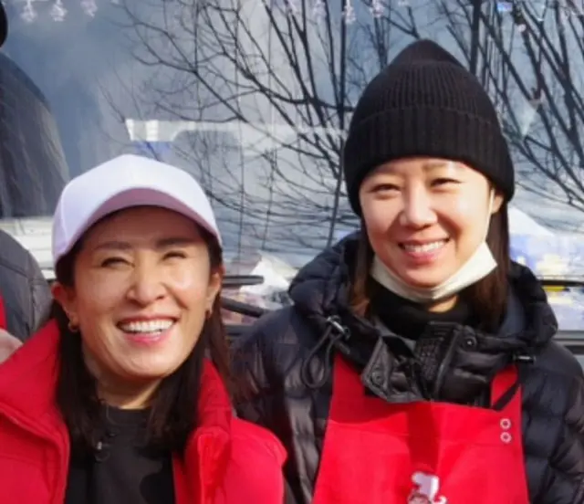 女優コン・ヒョジンの母、20年間「愛のフードトラック」で奉仕…ロト「黄金の手」出演
